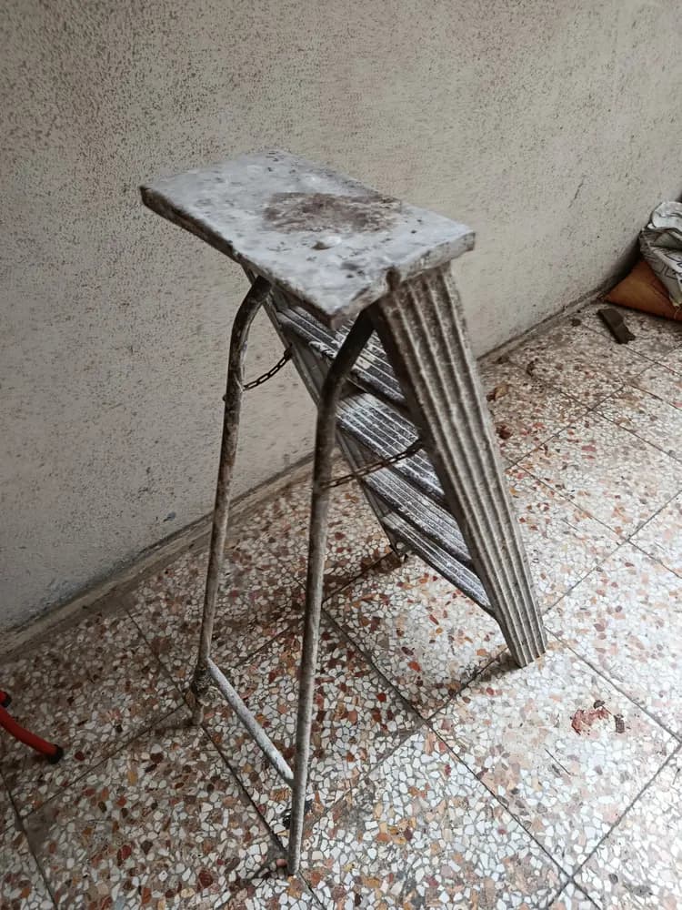 نردبان فلزی