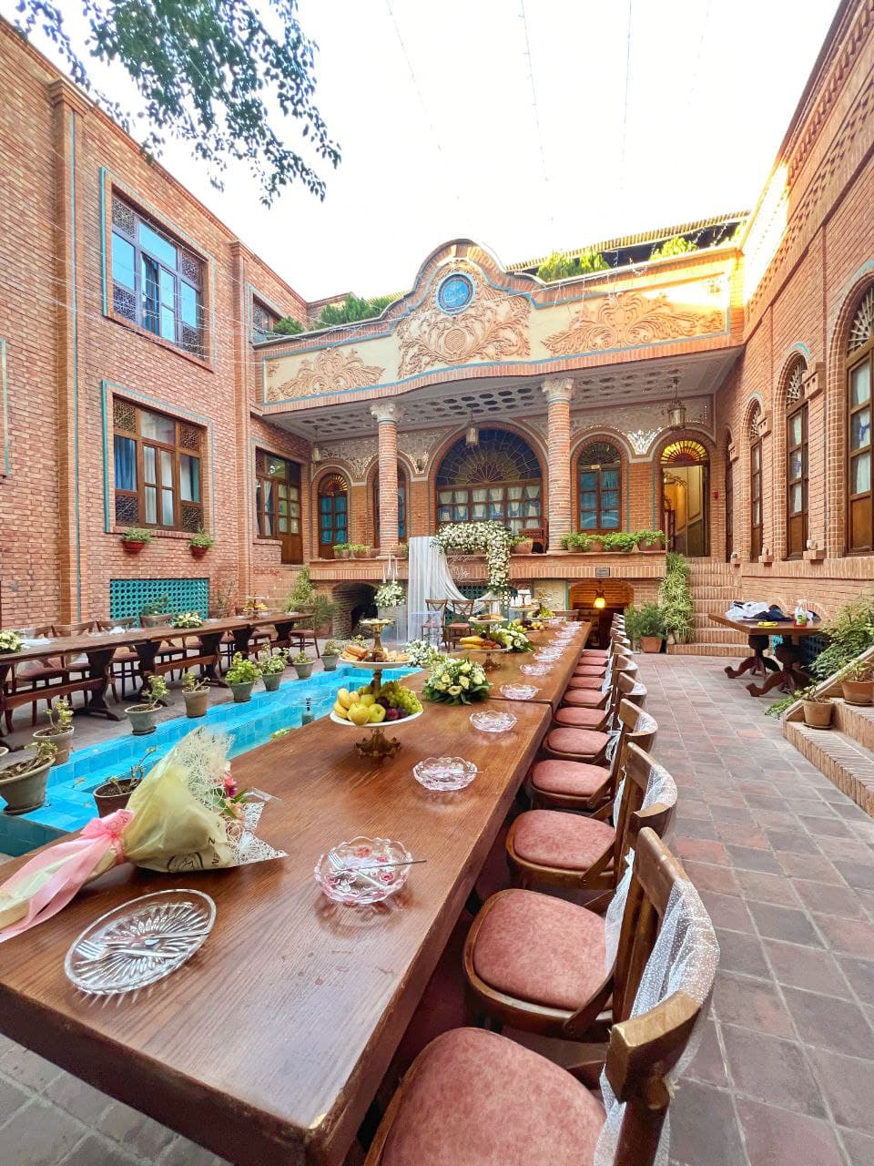 صندلی و میز روستیک قهوه ای