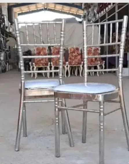 صندلی شیواری نقره‌ای
