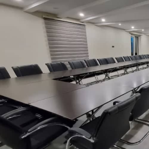 میز کنفرانس چوبی